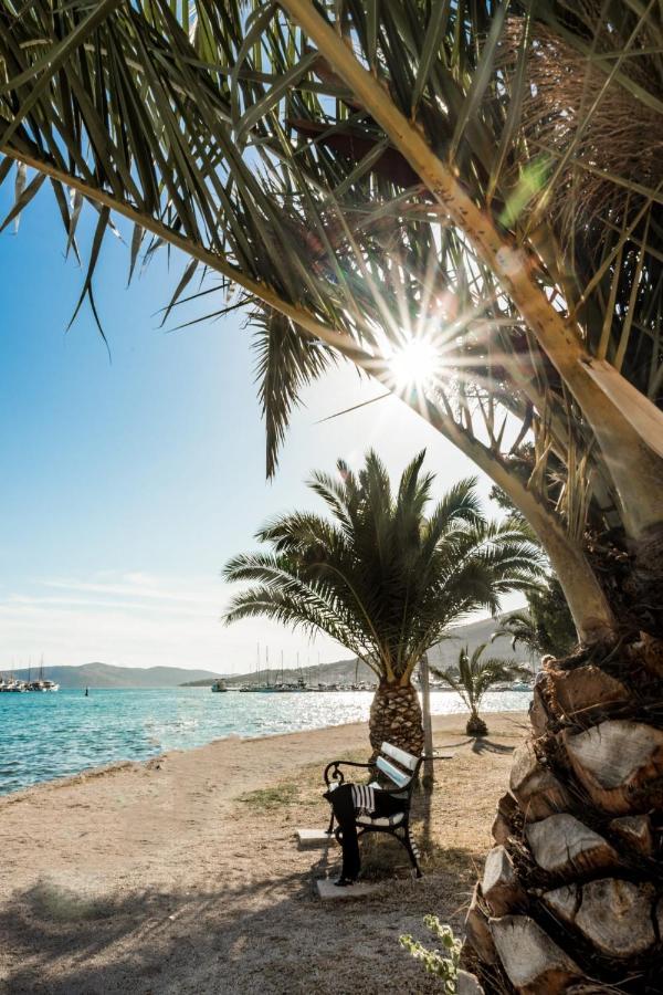 Apartment With Terrace And Sea View - Lucic تروغير المظهر الخارجي الصورة