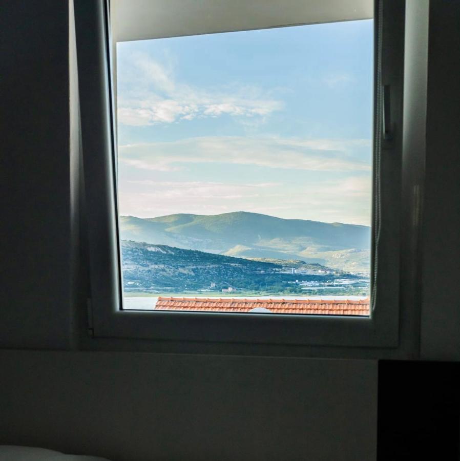 Apartment With Terrace And Sea View - Lucic تروغير المظهر الخارجي الصورة