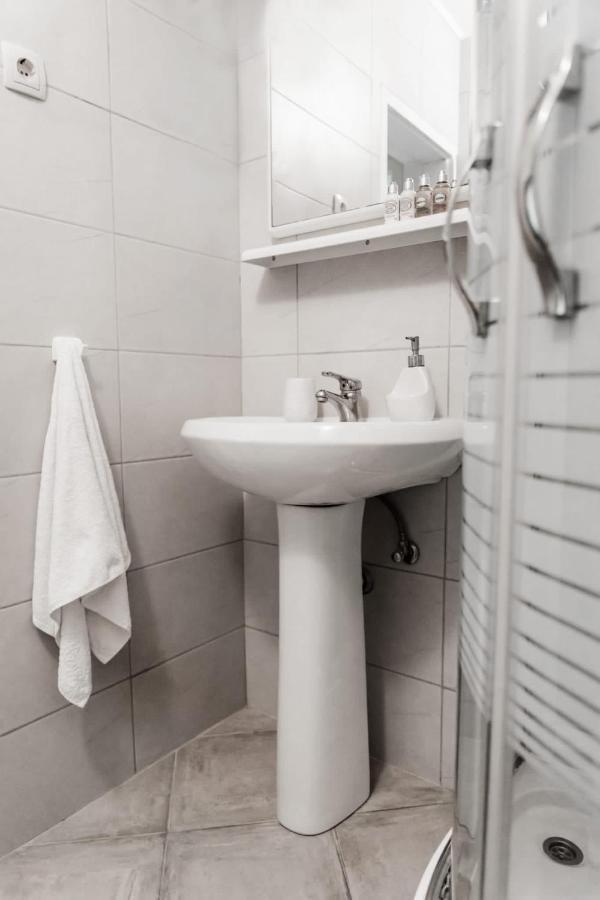 Apartment With Terrace And Sea View - Lucic تروغير المظهر الخارجي الصورة