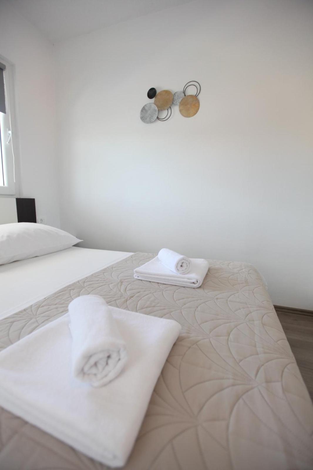 Apartment With Terrace And Sea View - Lucic تروغير المظهر الخارجي الصورة