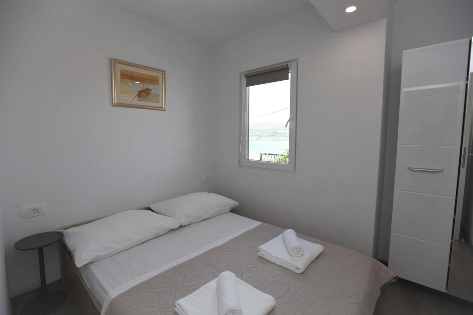 Apartment With Terrace And Sea View - Lucic تروغير المظهر الخارجي الصورة