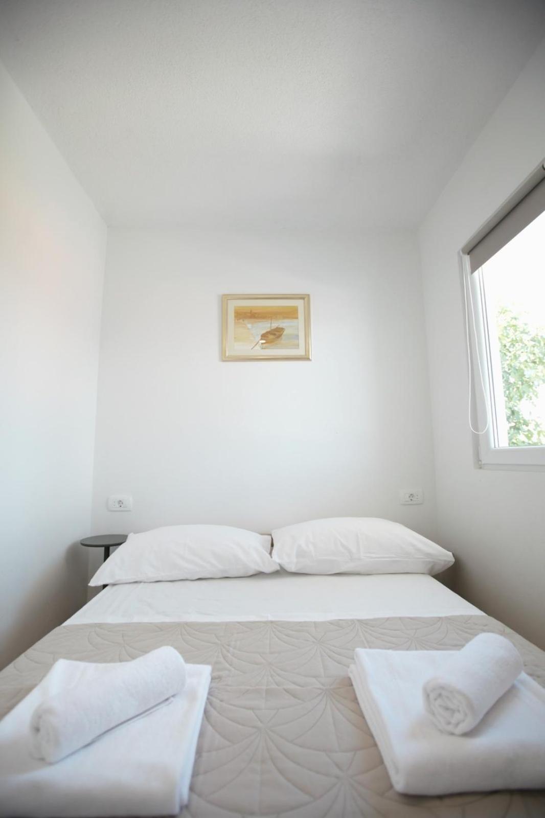 Apartment With Terrace And Sea View - Lucic تروغير المظهر الخارجي الصورة
